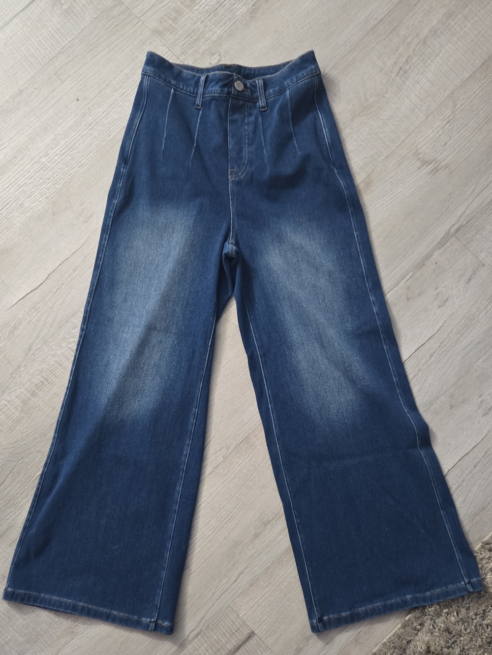 HALARA Wide-Leg High-Rise Jeans in Dark Blue Wash